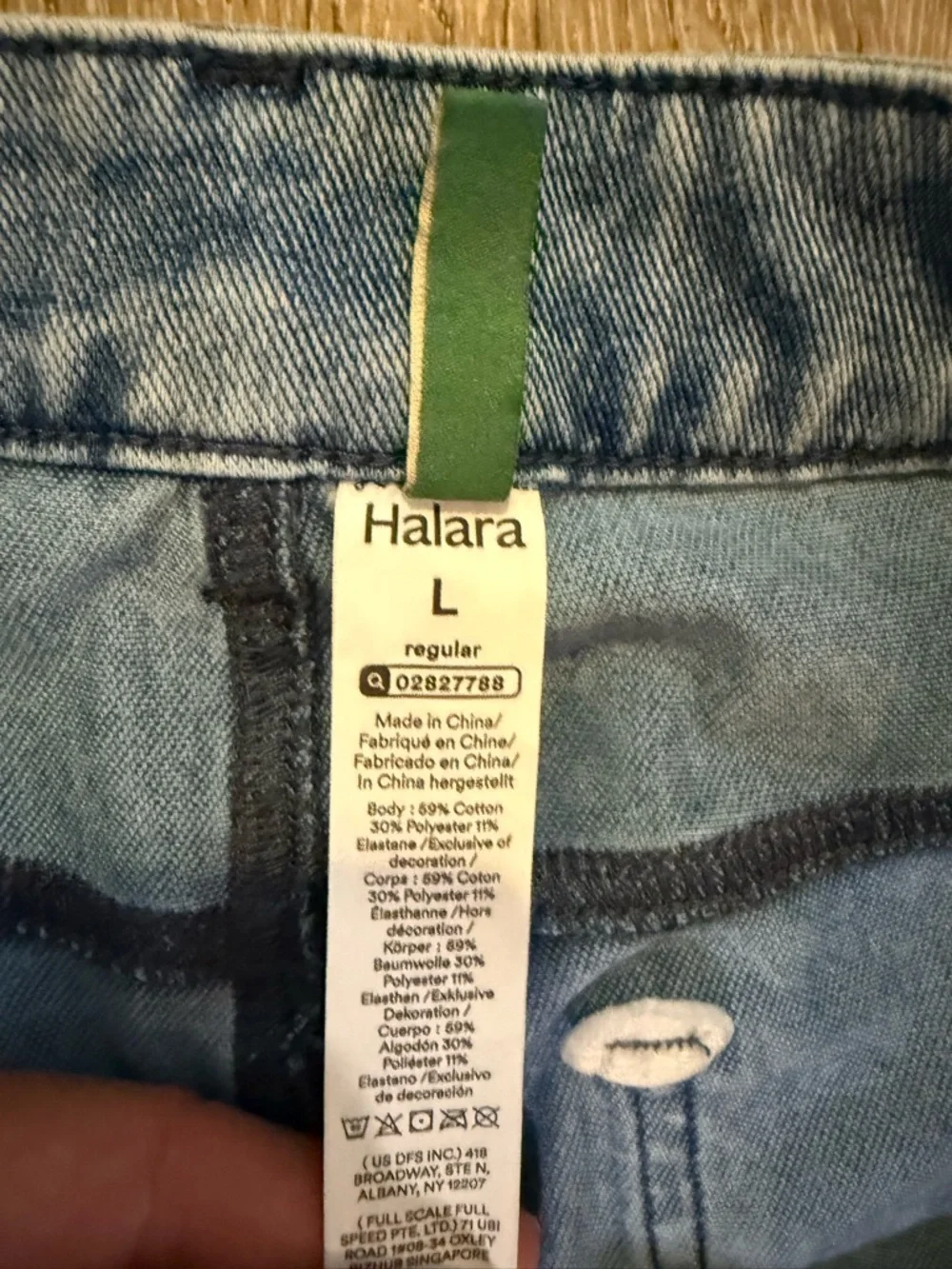 Halara Flex Mid Rise Straight Leg Casual
Jeans with Pockets (large) - Picture 5 of 8